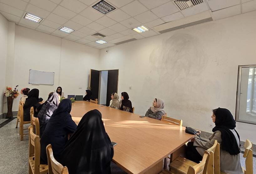 برگزاری کارگاه «والدگری آگاهانه؛ هنر تبدیل کودک به انسانی اخلاق‌مدار» در کتابخانه شهید بهشتی آشخانه