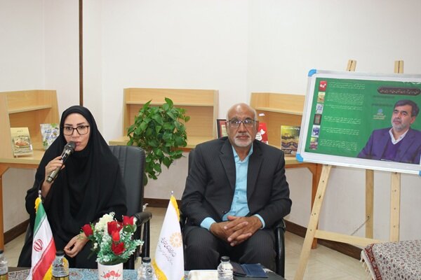تجلیل و معرفی آثار پژوهشی «نادر ریاحی سامانی» در محفلی با حضور مقامات استانی و شهری