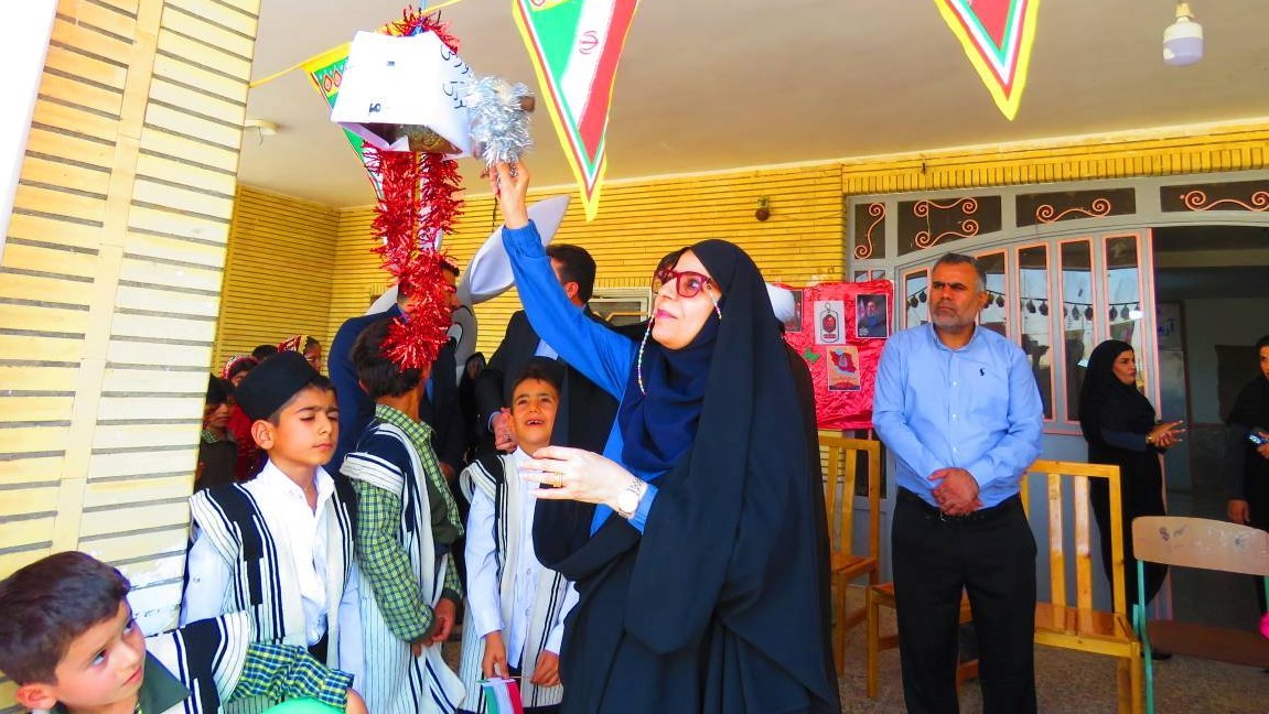 زنگ هفته ملی کودک در شهرستان اندیکا نواخته شد