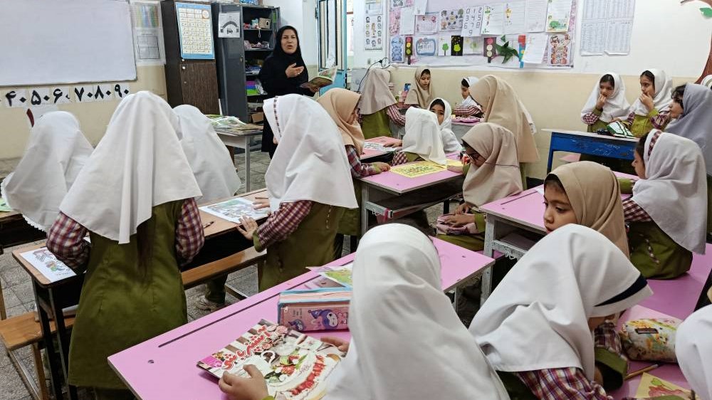 برنامه‌های کتاب‌محور برای دانش‌آموزان دبستان دخترانه رضوان برگزار شد