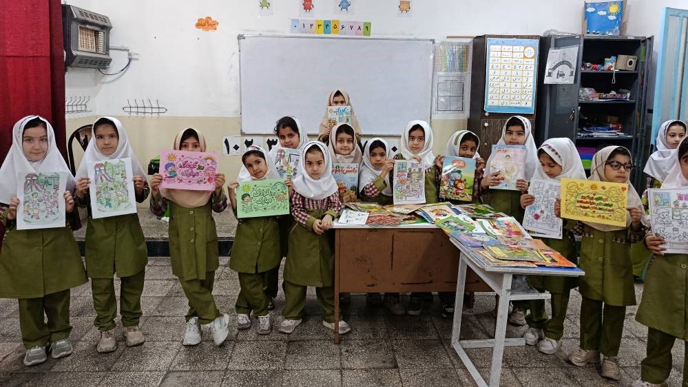 برنامه‌های کتاب‌محور برای دانش‌آموزان دبستان دخترانه رضوان برگزار شد
