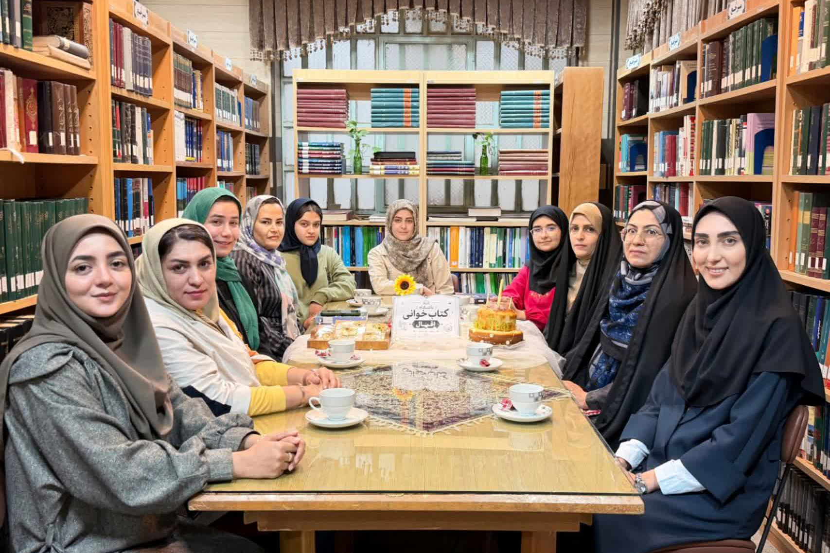 باشگاه کتابخوانی اقبال آشتیان؛ یک سال همراهی با کتاب، تاریخ و فرهنگ