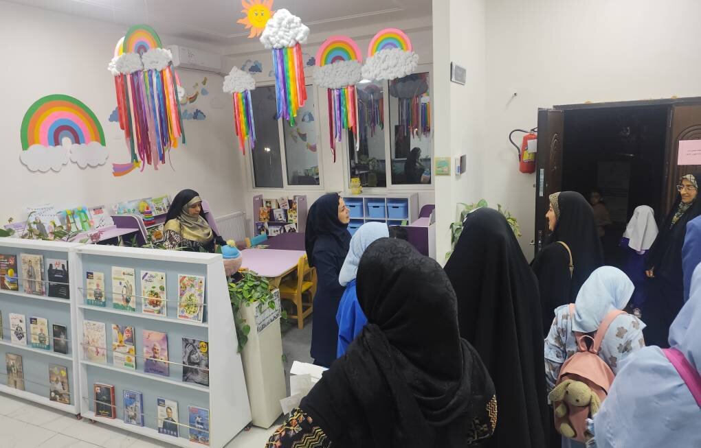 نشست «قرار همدلی» با سفیران کتاب کودک در ساری برگزار شد