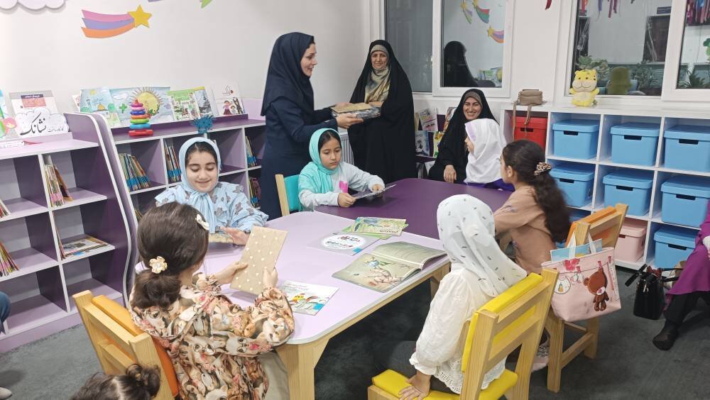 نشست «قرار همدلی» با سفیران کتاب کودک در ساری برگزار شد