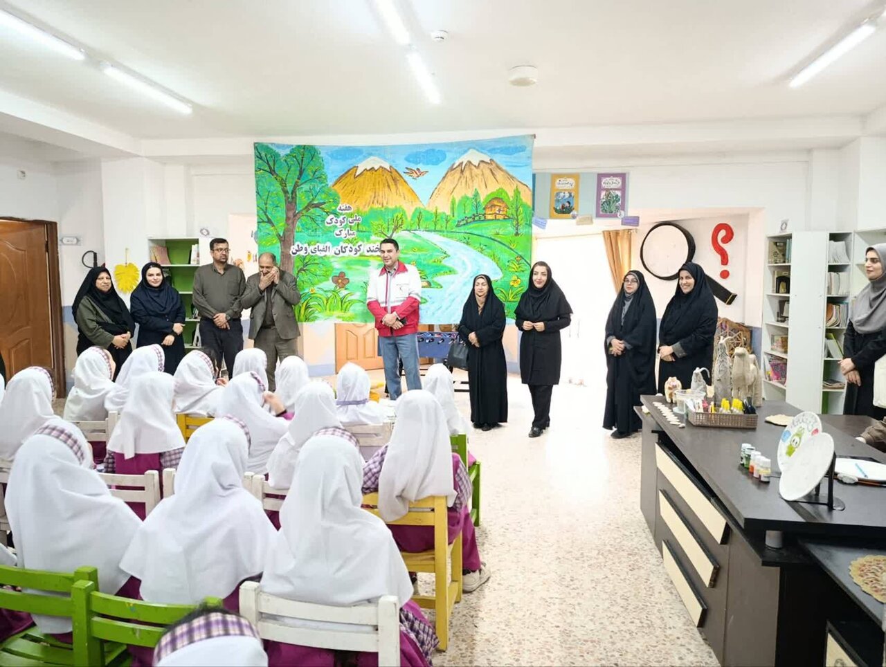 برگزاری ویژهبرنامه ترویج فرهنگ مطالعه و شکوفایی استعدادهای هنری در محمودآباد