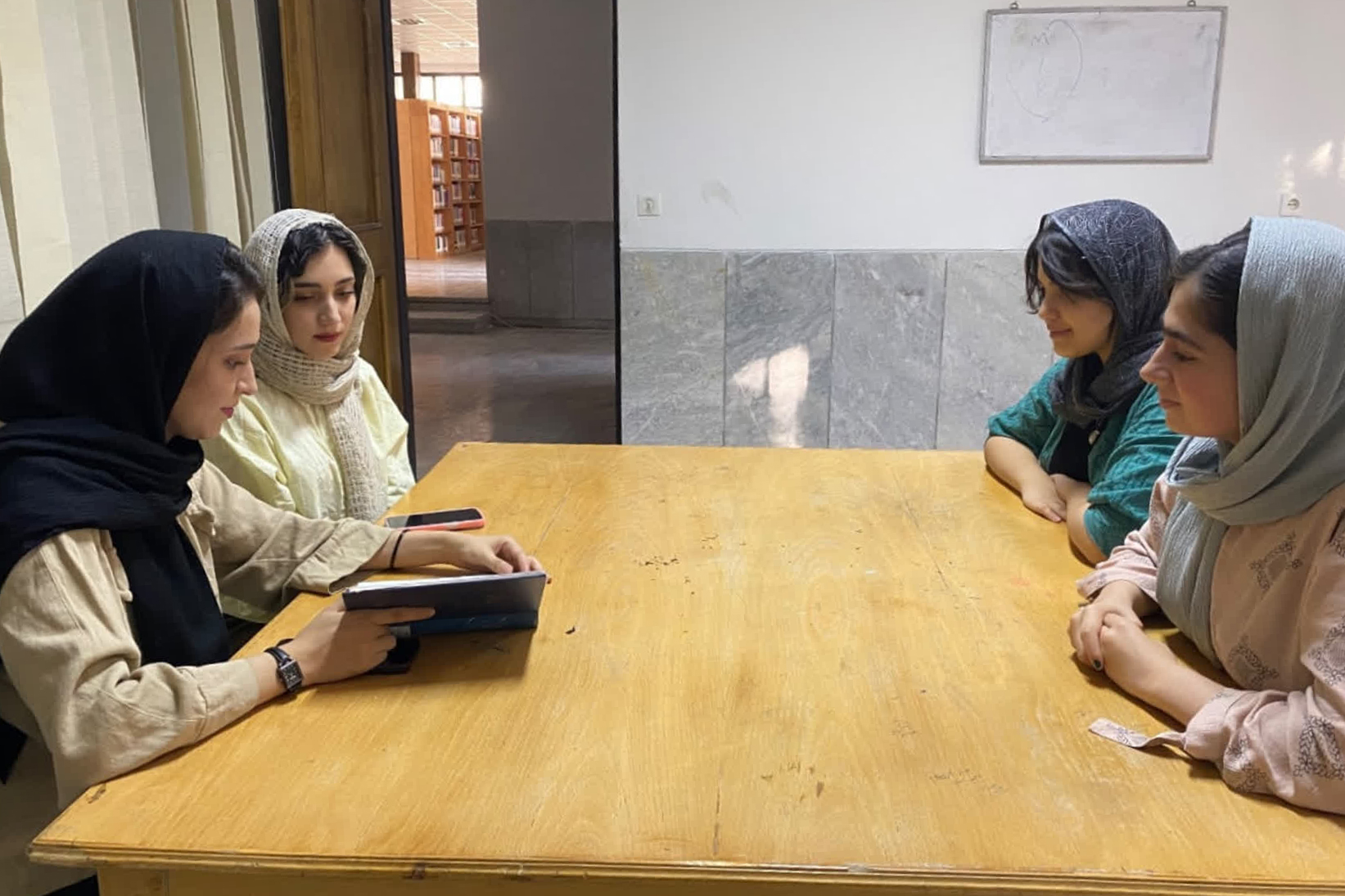 برگزاری نشست‌های کتاب‌محور در کتابخانه علامه طباطبایی شهر محلات