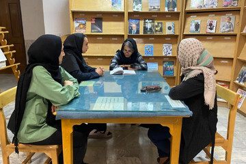 کتابخانه محلات.jpg