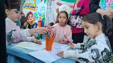 غرفه اداره‌کل کتابخانه‌های عمومی البرز در پارک مادر و کودک