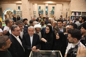 گزارش رسانه دیجیتال «سیزین تی وی» از افتتاح کتابخانه «استاد دکتر محمدعلی موحد»