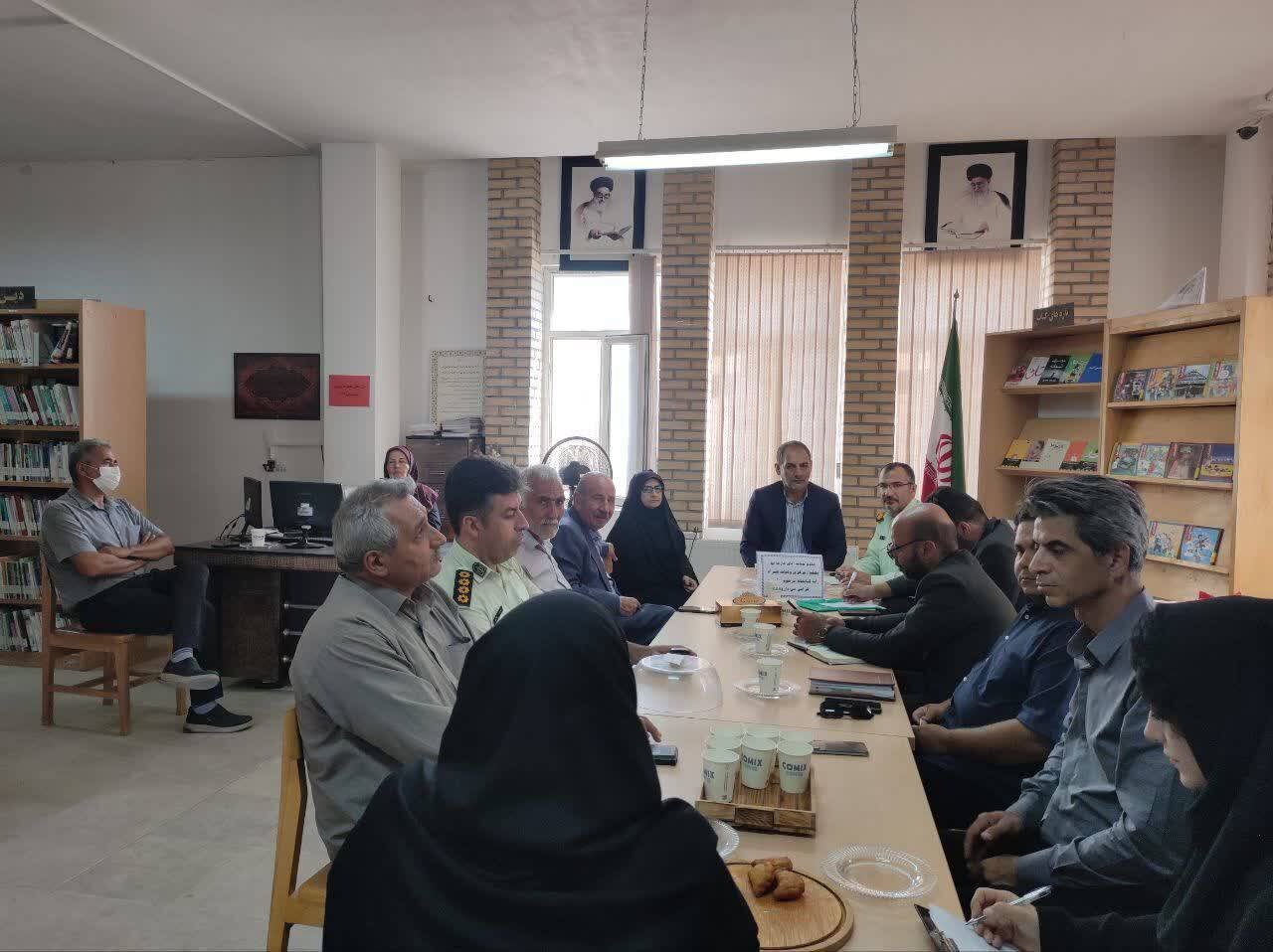 بررسی راهکارهای توسعه کتابخوانی در مناطق روستایی شهرستان آرادان