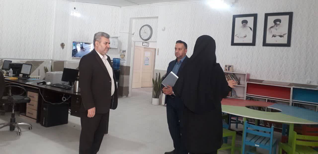 تأکید معاون فرماندار ازنا بر حمایت از توسعه کتابخوانی همزمان با اجرای برنامه‌های فرهنگی