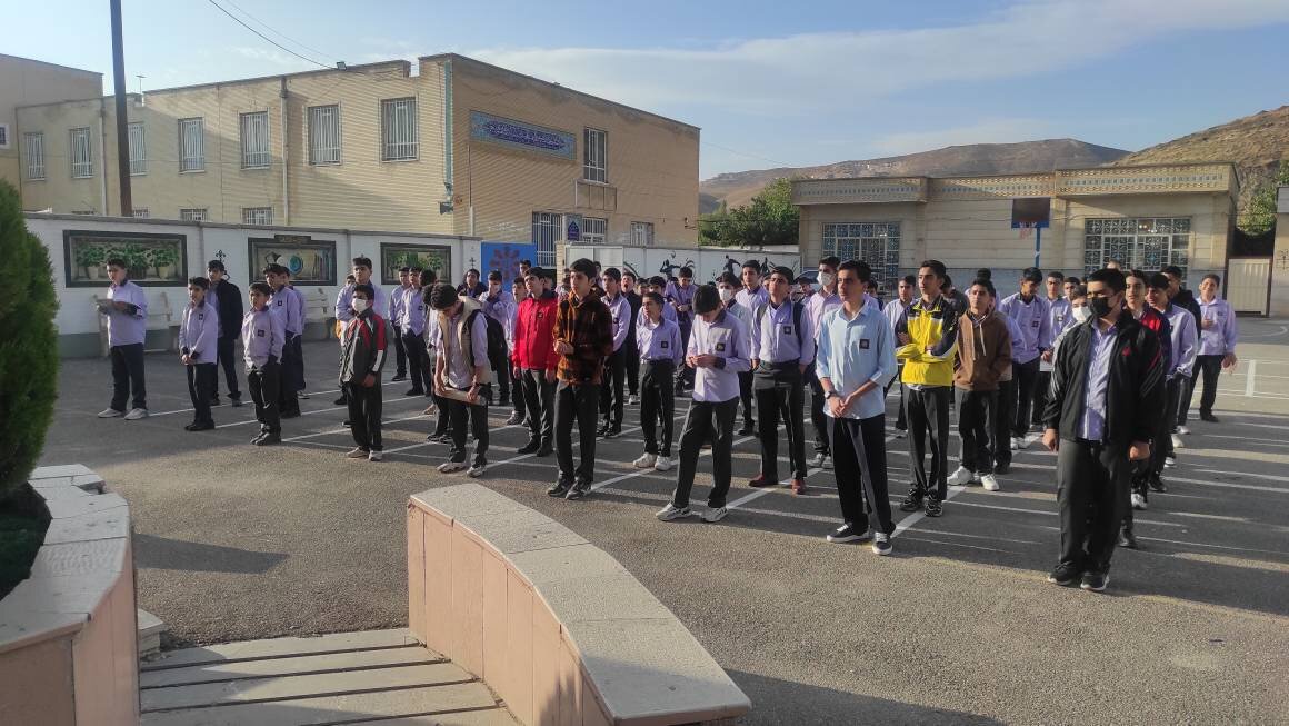 پیوند مدرسه و کتابخانه؛ رویش جوانههای دانایی در مدارس الیگودرز همزمان با هفته ملی کودک