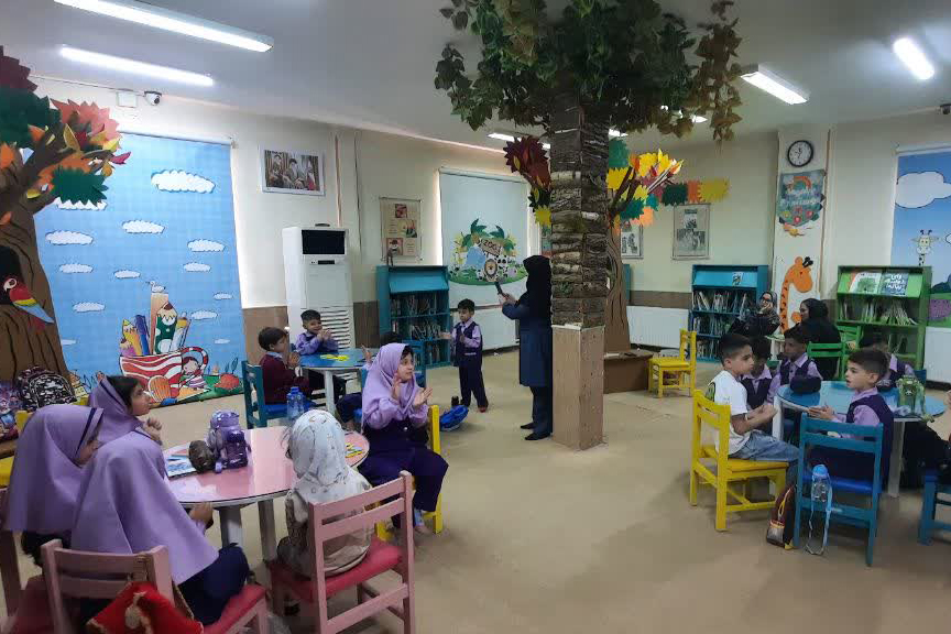 برنامههای فرهنگی و آموزشی ویژه کودکان در کتابخانه سلمان ساوجی ساوه