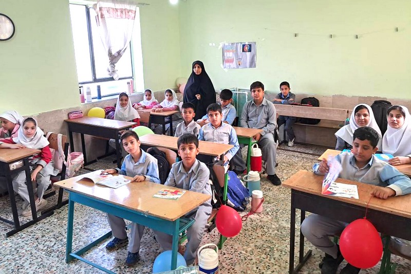 «کولهکتاب» کتابخانه بنهگز به روستای باغ خلیفه رسید