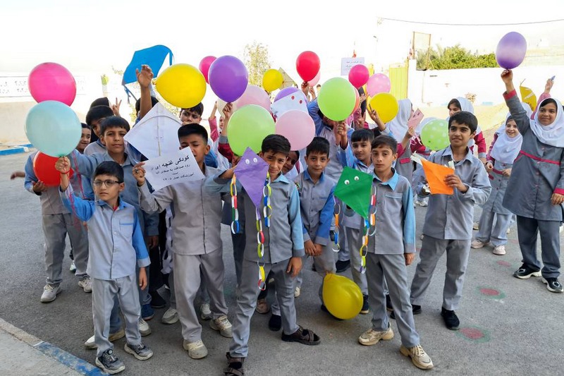 «کوله‌کتاب» کتابخانه بنه‌گز به روستای باغ خلیفه رسید