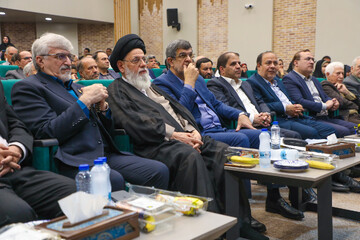 آیین بزرگداشت شاعر وارسته کمال‌الدین محمد وحشی بافقی درکتابخانه مرکزی یزد برگزار شد