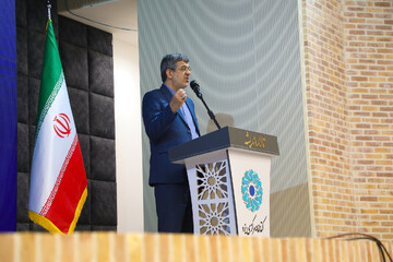 آیین بزرگداشت شاعر وارسته کمال‌الدین محمد وحشی بافقی درکتابخانه مرکزی یزد برگزار شد