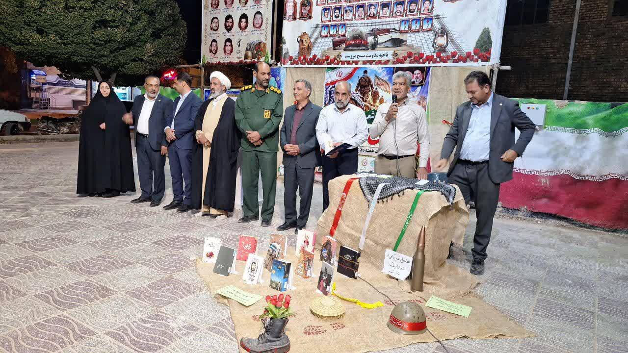 طنین حماسه دفاع مقدس در شب‌شعر شهرستان مروست