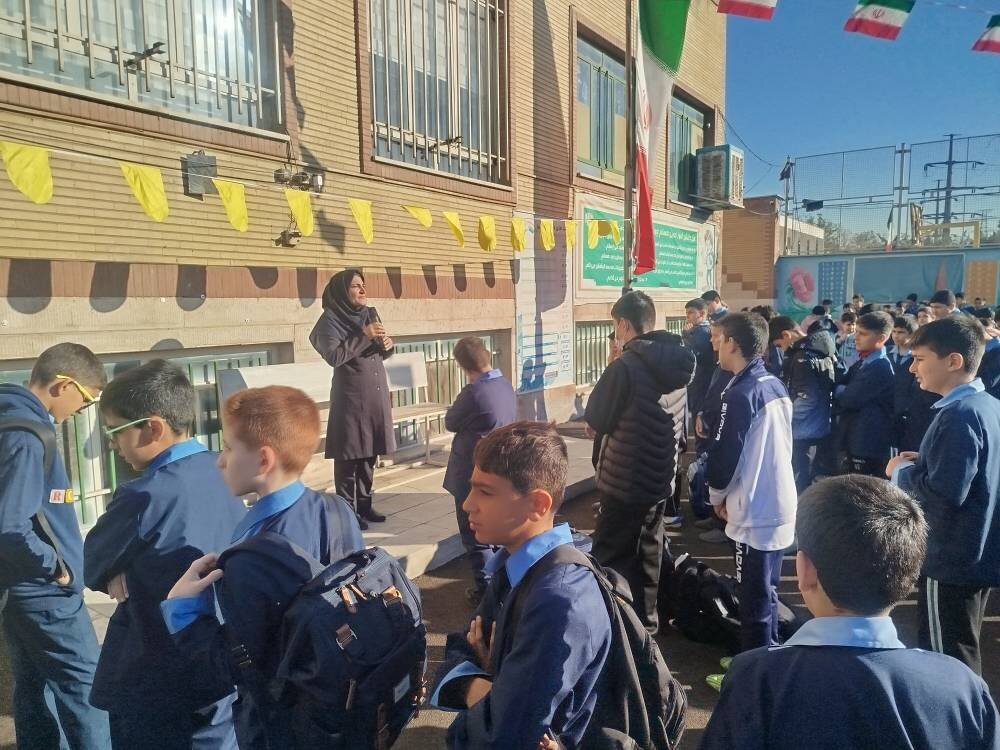 ترویج فرهنگ مطالعه در مدرسه ابتدایی پسرانه مهدیون