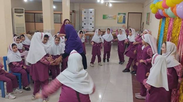 اجرای ویژه‌برنامه روز جهانی کودک با مشارکت مدارس دخترانه در کتابخانه شهید مطهری رامشیر