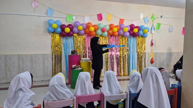 اجرای ویژه‌برنامه روز جهانی کودک با مشارکت مدارس دخترانه در کتابخانه شهید مطهری رامشیر
