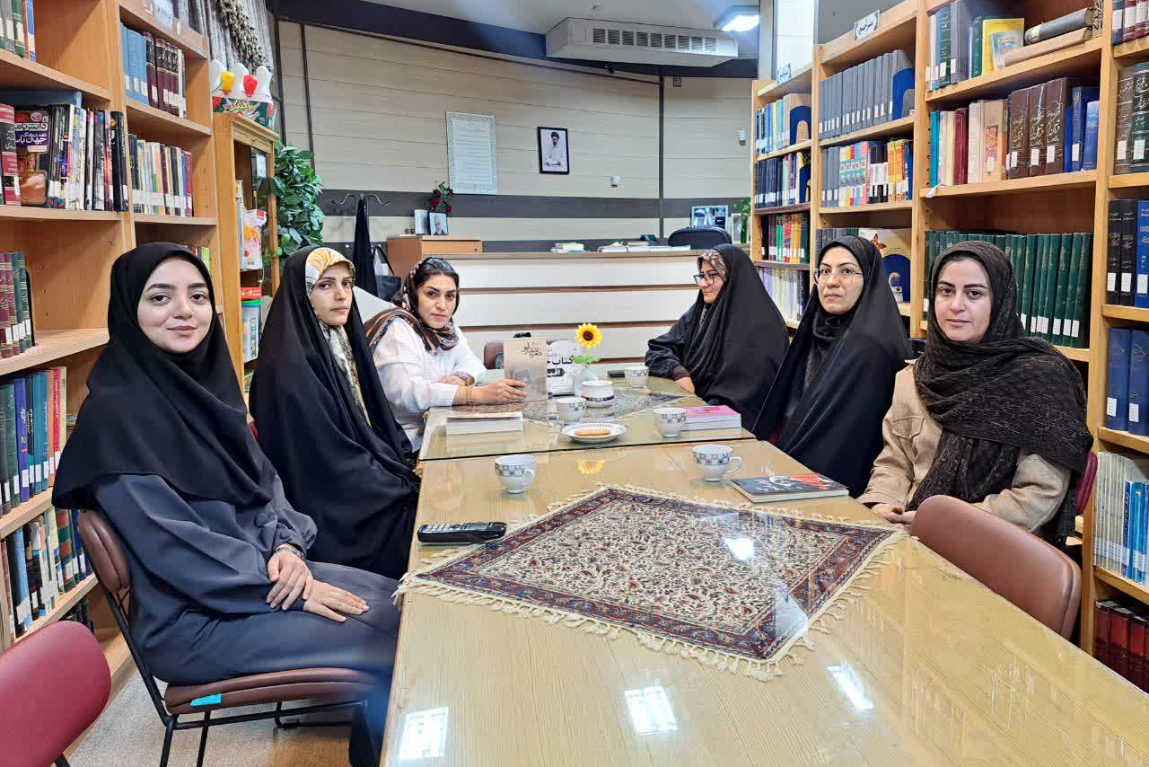 ترویج مطالعه و گفت‌وگوی کتاب‌محور در کتابخانه‌های عمومی استان مرکزی