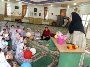 اجرای برنامه‌های شاد فرهنگی کتابخانه شهید کاکو جویبار