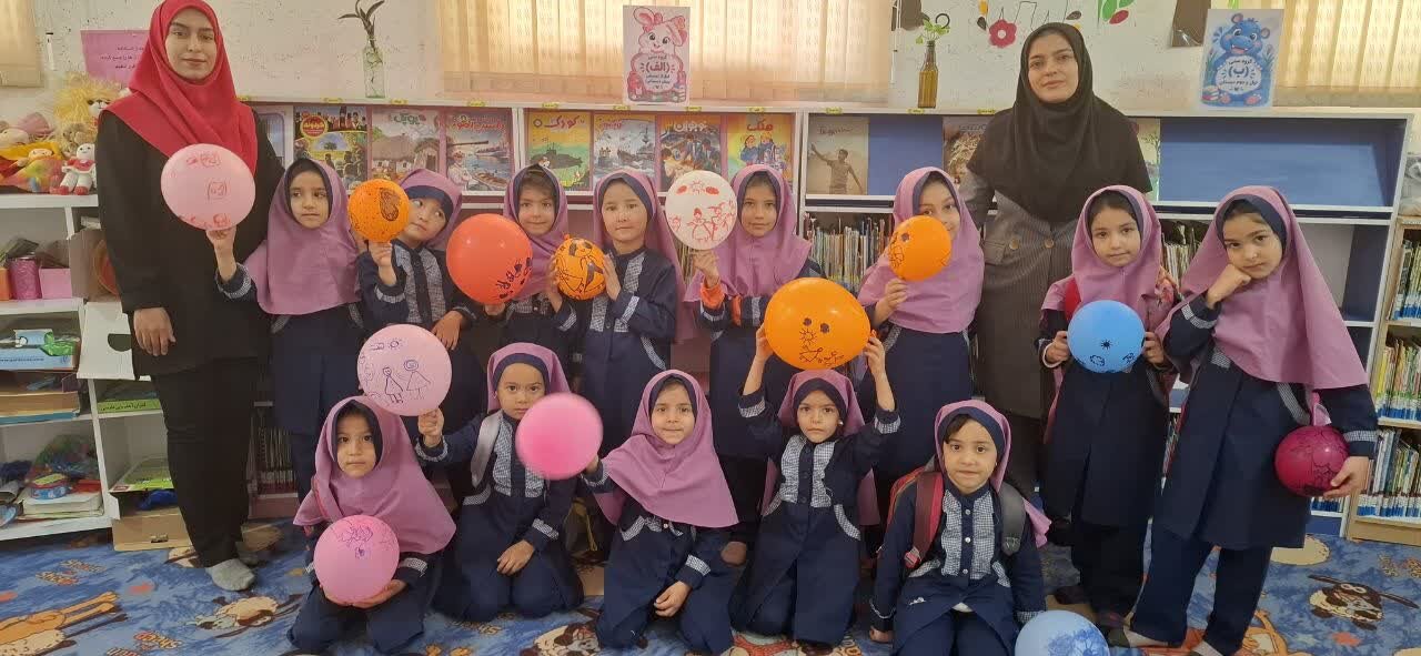 برگزاری جشن روز جهانی کودک در کتابخانه عمومی شهید مرتضی آوینی سجزی شهرستان کوهپایه