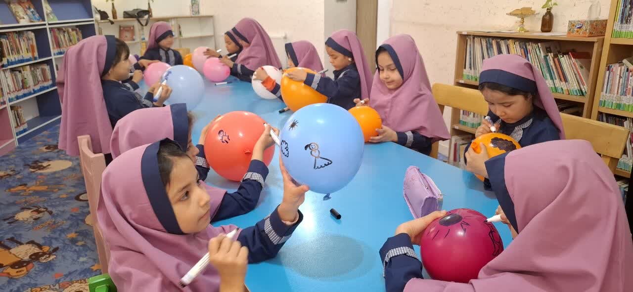 برگزاری جشن روز جهانی کودک در کتابخانه عمومی شهید مرتضی آوینی سجزی شهرستان کوهپایه