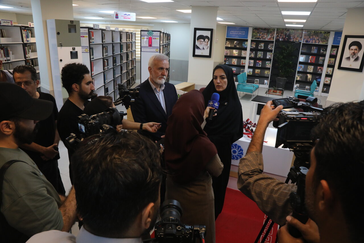 بازدید دبیرکل نهاد از کتابخانه عمومی «فرشتگان میناب»