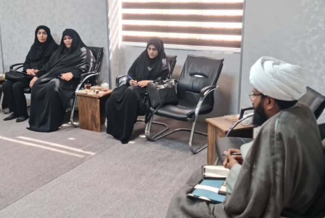 نشست همافزایی مسئولان فرهنگی رباط کریم با امام جمعه نصیرشهر برگزار شد