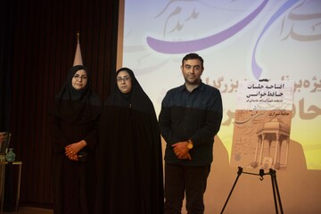 برگزاری ویژه برنامه «سخن عشق» در کتابخانه شهید آیت الله خامنه ای استان قم