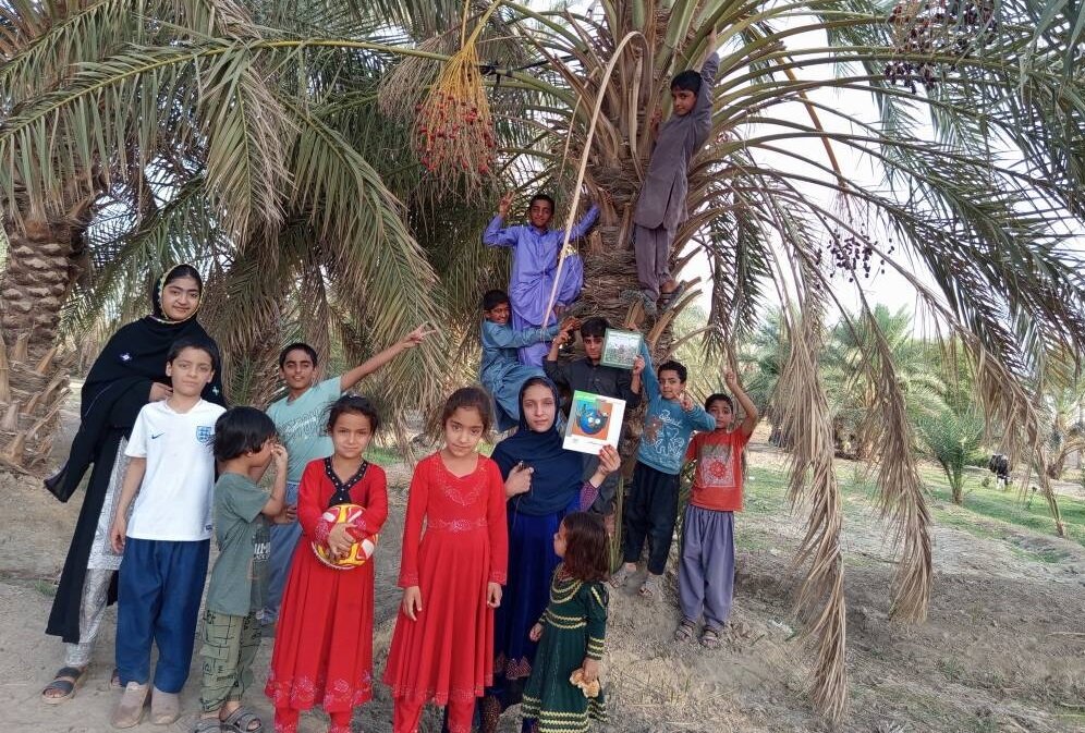 جشن رنگارنگ کتاب و بازی در پیشخان کتاب «شهید حامد ذاکری» روستای سوراب