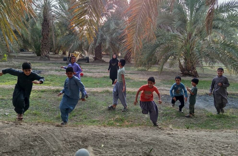 جشن رنگارنگ کتاب و بازی در پیشخان کتاب «شهید حامد ذاکری» روستای سوراب