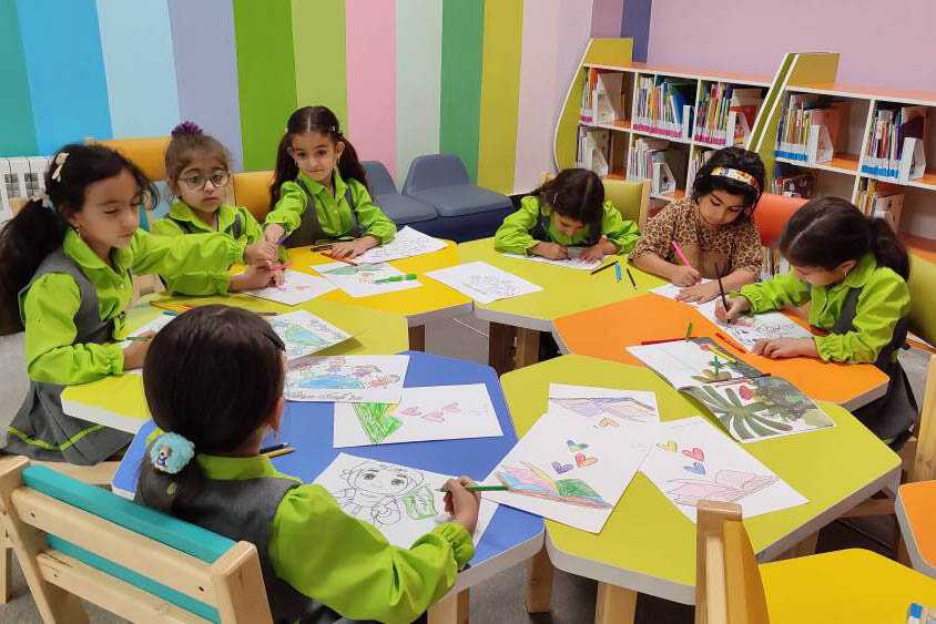 کتابخانه دکتر محمدی در درهشهر، میزبان جشن روز جهانی کودک شد