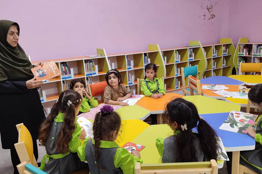 کتابخانه دکتر محمدی در درهشهر، میزبان جشن روز جهانی کودک شد