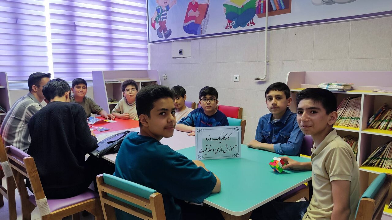 برگزاری کارگاه «آموزش بازی و خلاقیت» در کتابخانه عمومی فجر شهرستان خدابنده
