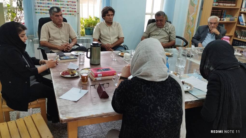 برگزاری نشست بزرگداشت حافظ در کانون ادبی قاش مستان کتابخانه عمومی شهر سی‌سخت