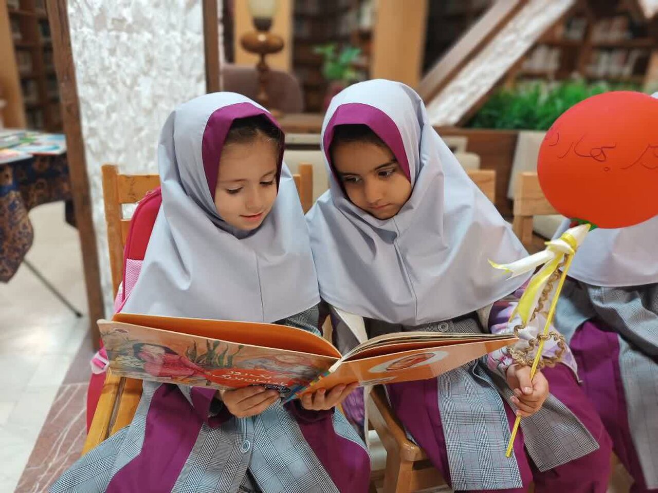 ویژه‌برنامه «روز کودک در سرزمین کتاب» در کتابخانه آیت‌الله بهاری (ره) بهار
