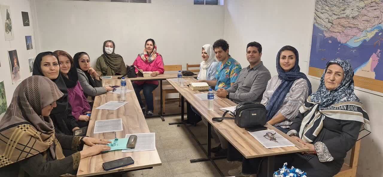 رویداد ادبی «یک فنجان غزل با حافظ» در کتابخانه شهیدان حجازی همدان برگزار شد