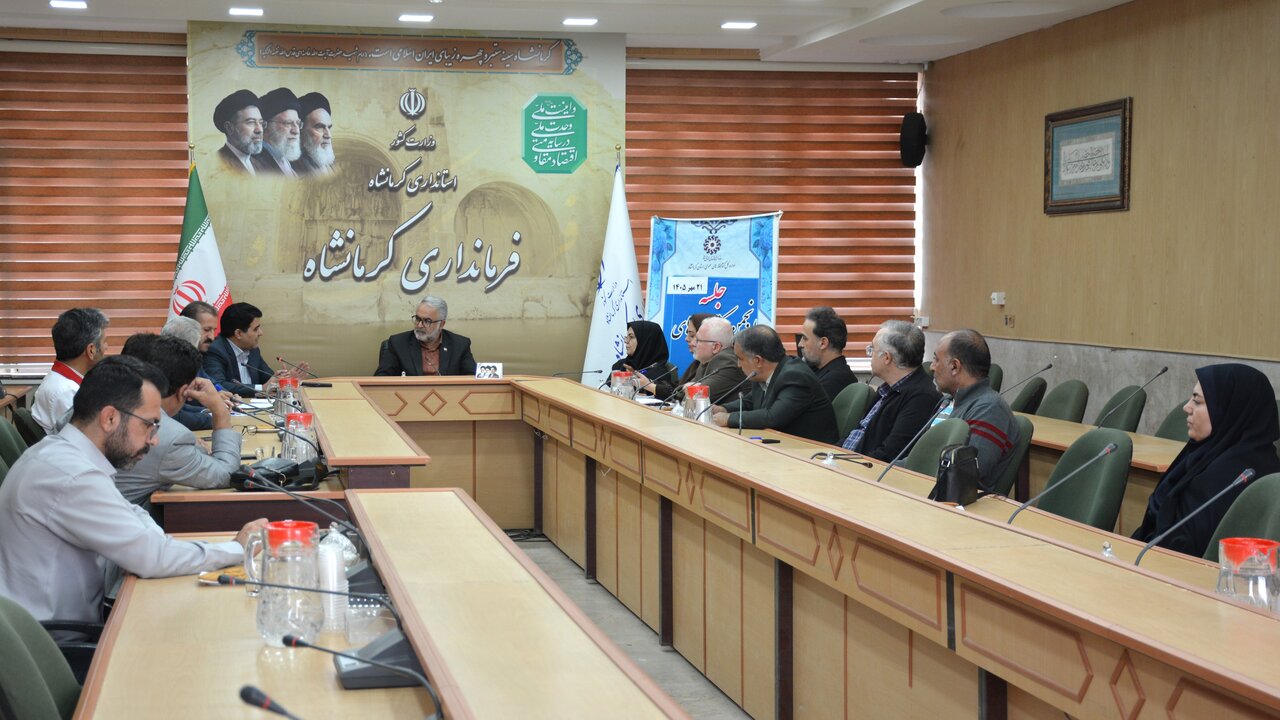 فرماندار کرمانشاه بر راهکارهای نوین ترویج کتاب‌خوانی تأکید کرد