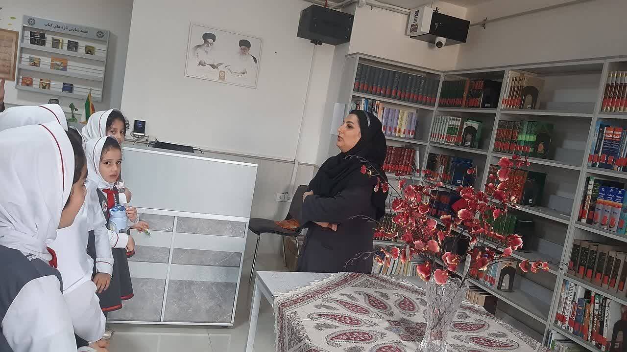 ویژهبرنامه «زنگ شادی» با هدف ترویج کتابخوانی در جویبار برگزار شد