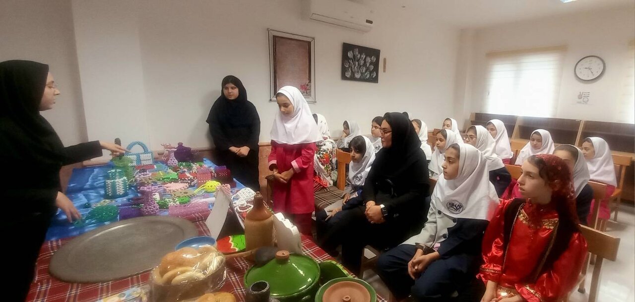  ویژه‌برنامه «همسفر با کتاب» با محوریت هنر و اصالت بومی در نوشهر برگزار شد