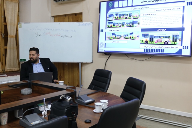 تصویب طرح «گذر کتاب» و زیباسازی محوطه بیرونی کتابخانه مرکزی سمنان در کمیسیون عمران شورای شهر