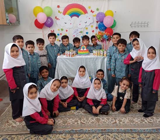 برگزاری برنامه‌های فرهنگی و هنری ویژه کودکان و هفته نیروی انتظامی در فرومد