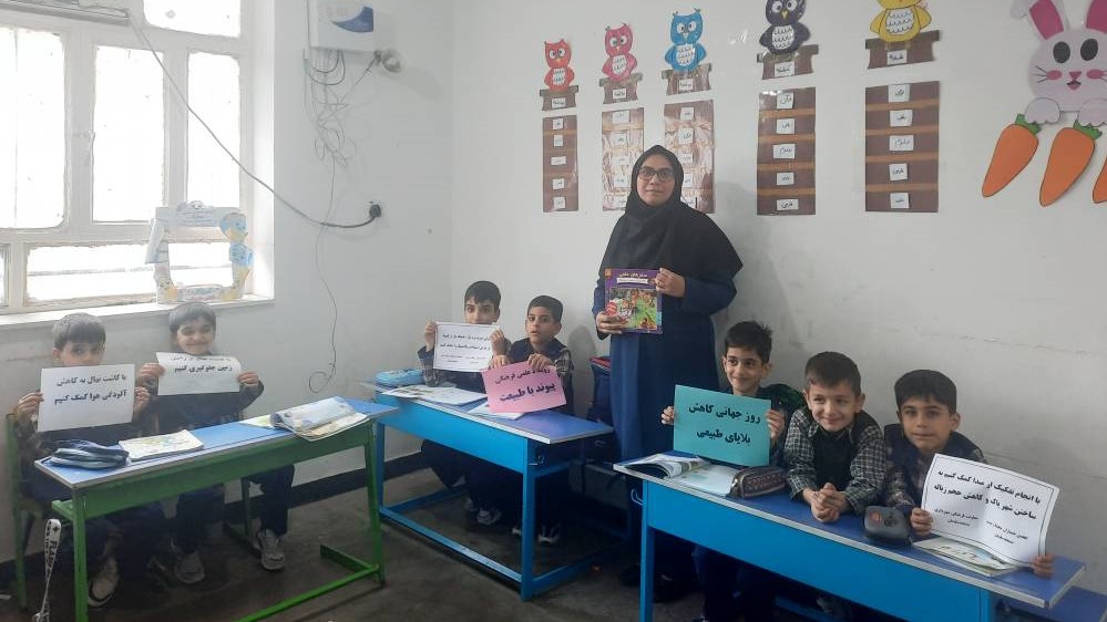 ترویج فرهنگ ایمنی و حفاظت از محیط زیست در بین دانشآموزان مسجدسلیمان