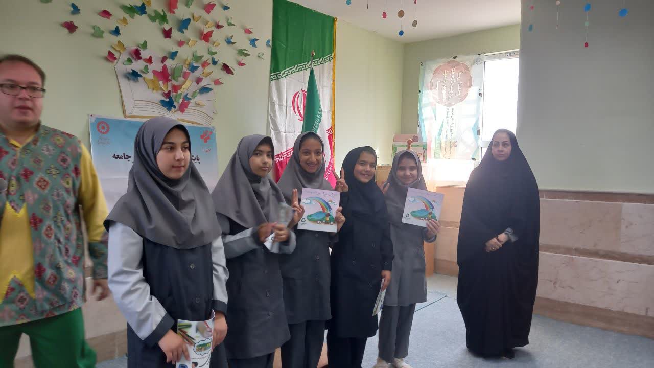 میزبانی کتابخانه شهدای نوبهار قم از کارگاه آموزشی «مدیریت پسماند و تفکیک زباله»