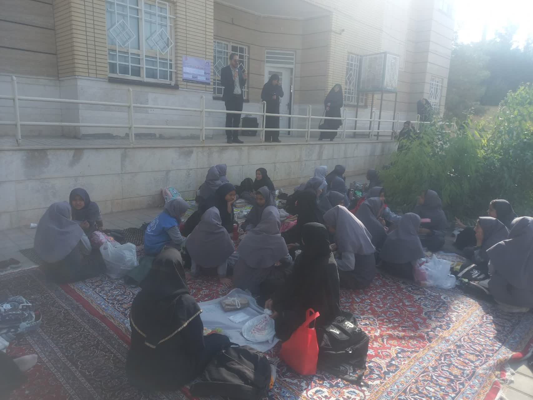 میزبانی کتابخانه‌ شهدای نوبهار قم از کارگاه آموزشی «مدیریت پسماند و تفکیک زباله»