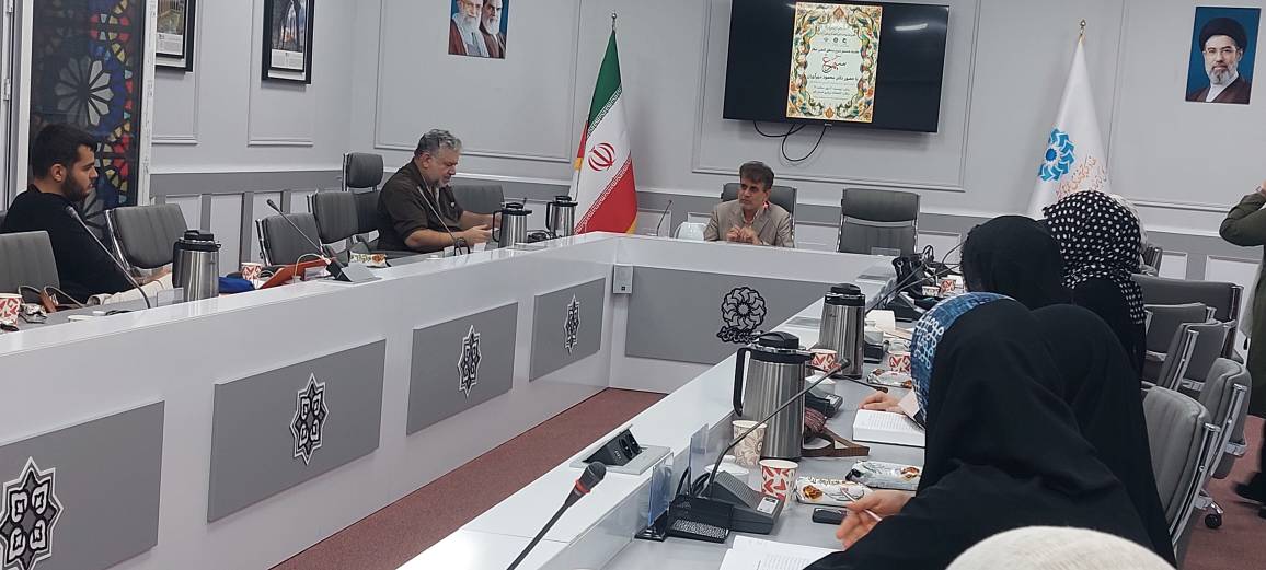 برگزاری هشتمین نشست شرح منطق‌ الطیر با عنوان «سفر سیمرغ» در کتابخانه مرکزی قم