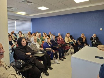 برگزاری «نشست آگاهی‌بخشی سلامت» ویژه سالمندان در کتابخانه مرکزی رشت